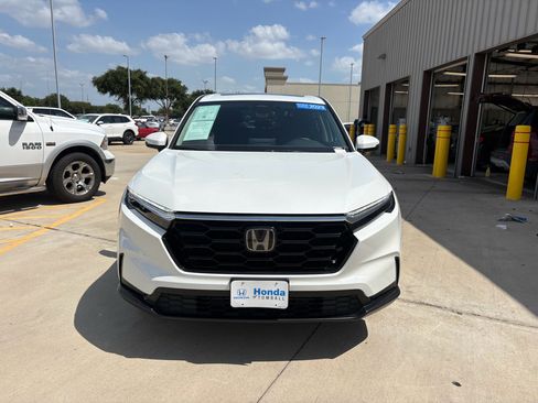 Used 2023 Honda CR-V EX image 2