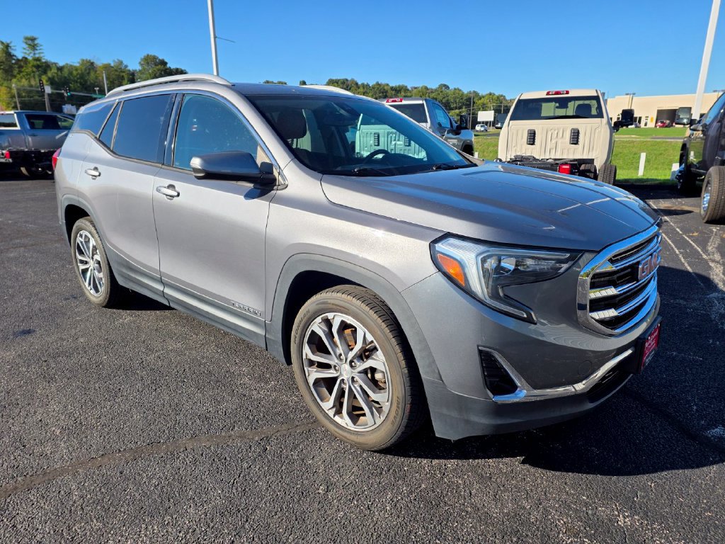 Used 2020 GMC Terrain SLT w/ Preferred Package FWD image 2