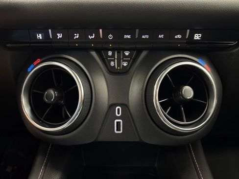 Used 2023 Chevrolet Blazer LT FWD image 17