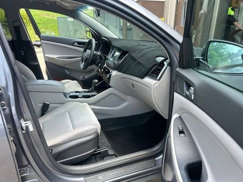 Used 2016 Hyundai Tucson SE w/ Option Group 02 FWD image 19
