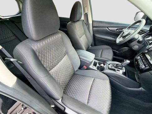 Used 2018 Nissan Rogue SV FWD image 14