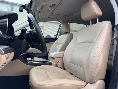 Used 2017 Subaru Outback 3.6R Limited AWD/4WD image 16