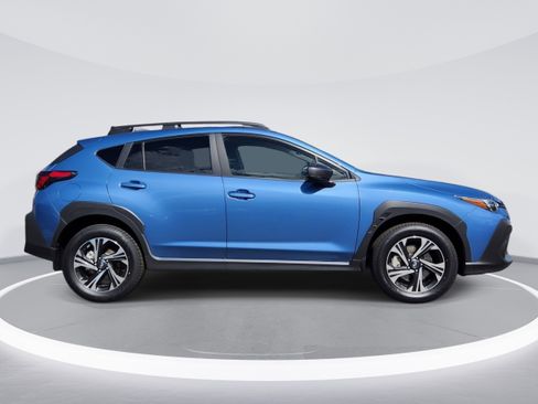 Used 2024 Subaru Crosstrek 2.0i Premium AWD/4WD image 4