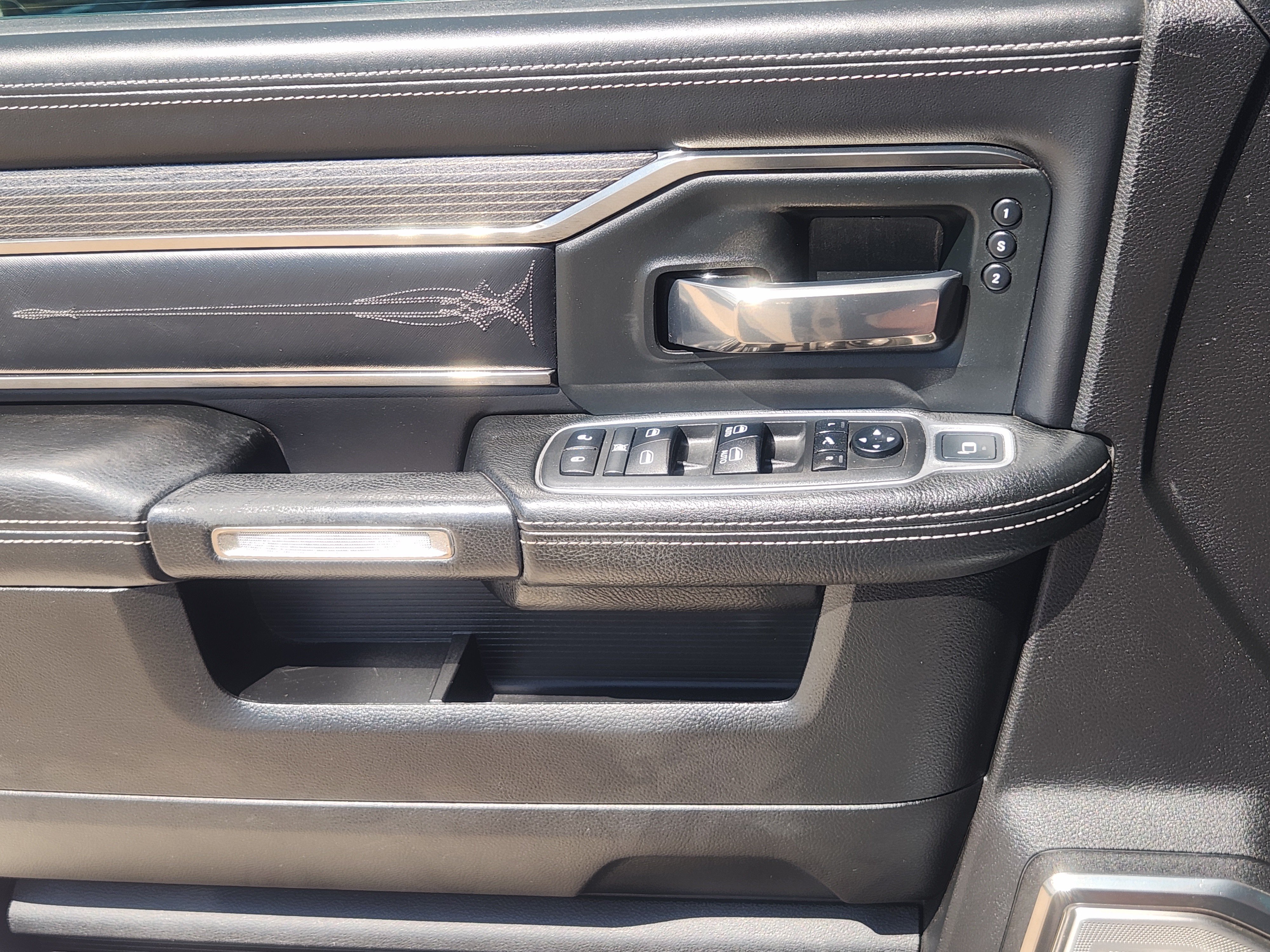 Used 2019 RAM 2500 Limited AWD/4WD image 24