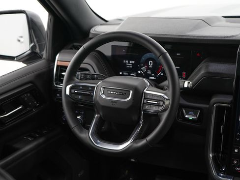 Used 2025 GMC Yukon Denali w/ Sun & Power Step Package AWD/4WD image 15