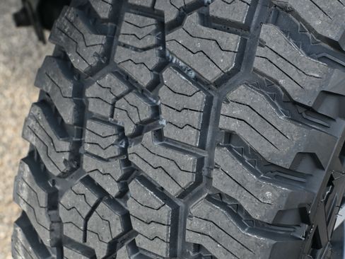 Used 2022 Toyota Tacoma TRD Sport w/ Technology Package image 26