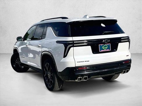 Used 2025 Chevrolet Traverse RS FWD image 13