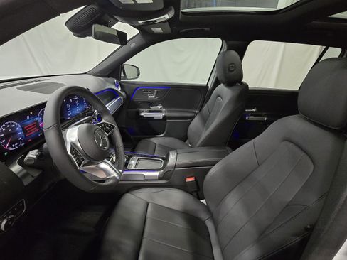 New 2026 Mercedes-Benz GLB 250 4MATIC image 14