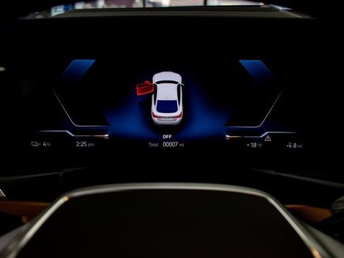 Used 2025 BMW i4 xDrive40i w/ Premium Package image 17