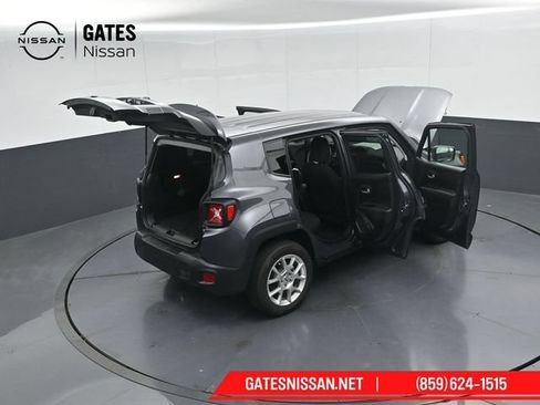 Used 2023 Jeep Renegade Latitude AWD/4WD image 50