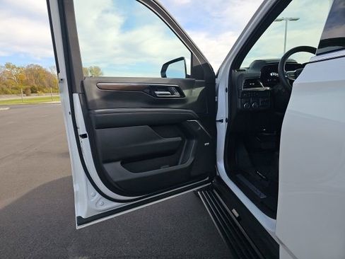 Used 2025 Chevrolet Tahoe High Country image 16