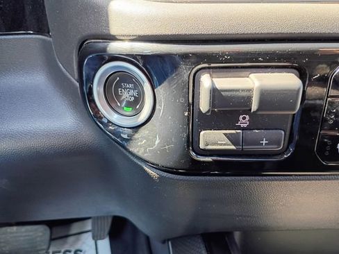 Used 2022 Chevrolet Silverado 1500 ZR2 AWD/4WD image 44