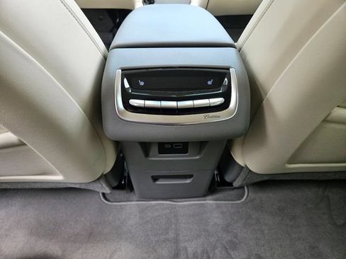 Used 2024 Cadillac XT6 Premium Luxury w/ Technology Package AWD/4WD image 11
