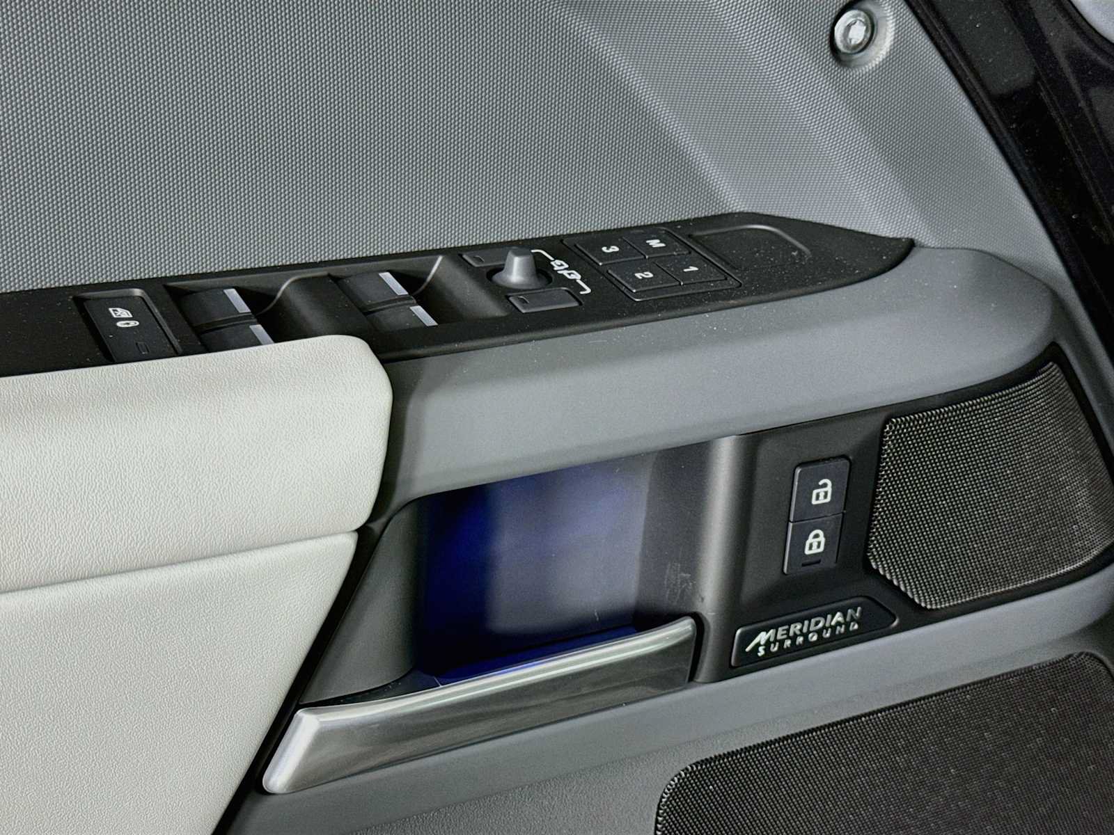 New 2026 Land Rover Defender 110 X-Dynamic SE AWD/4WD image 20