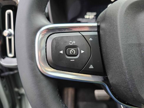 Certified 2022 Volvo XC40 P8 Recharge Ultimate image 41