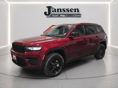 Used 2024 Jeep Grand Cherokee Altitude