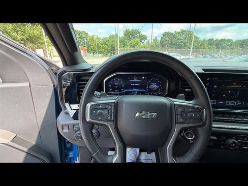 Used 2022 Chevrolet Silverado 1500 ZR2 AWD/4WD image 11