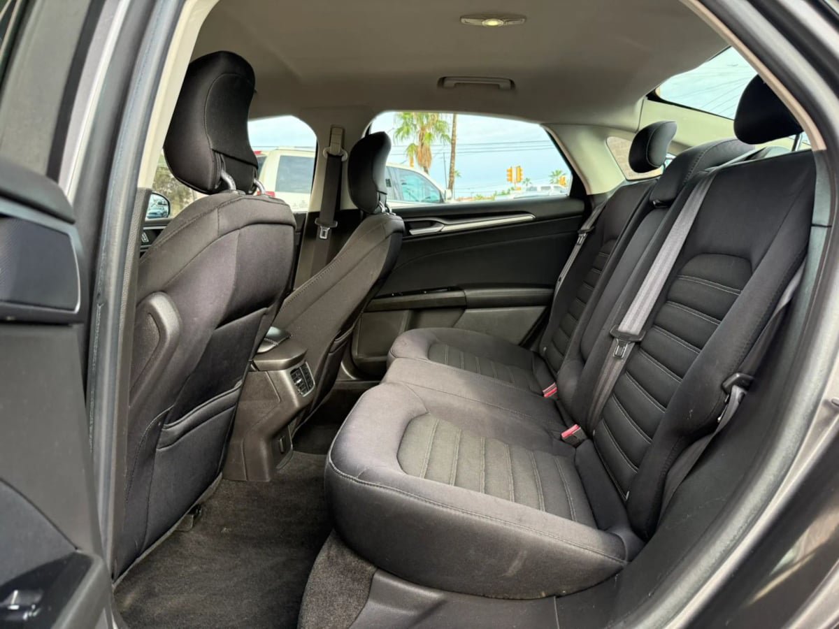 Used 2014 Ford Fusion SE FWD image 42