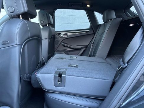 Certified 2023 Porsche Macan image 19