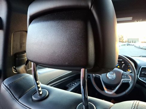 Used 2020 Jeep Grand Cherokee Altitude image 13