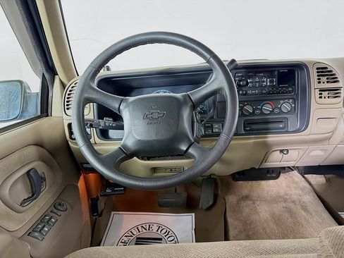 Used 1998 Chevrolet Tahoe 4WD w/ Cold-Climate Pkg image 19