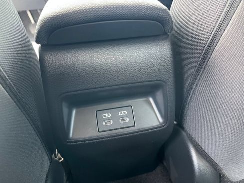 Used 2025 Toyota Corolla LE FWD image 23