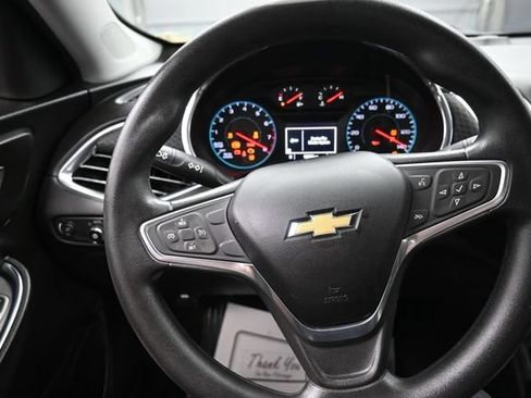 Used 2018 Chevrolet Malibu LT FWD image 8