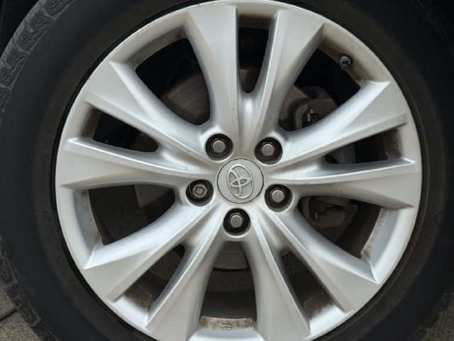Used 2014 Toyota RAV4 Limited w/ Technology Package FWD image 10