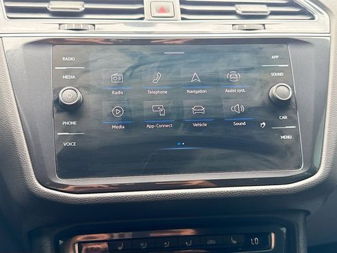 Used 2021 Volkswagen Tiguan SE R-Line FWD image 29