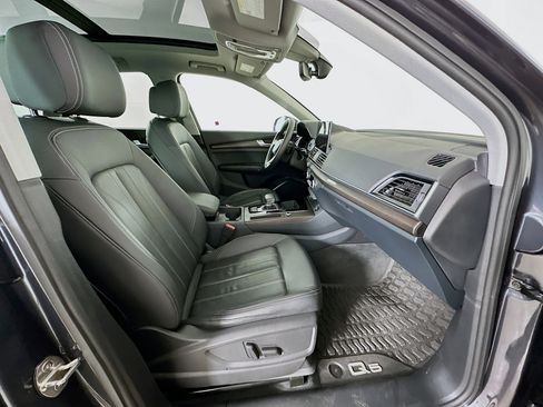 Used 2024 Audi Q5 Premium w/ Convenience Package image 33