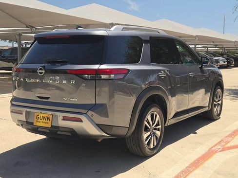 Certified 2025 Nissan Pathfinder SL AWD/4WD image 3