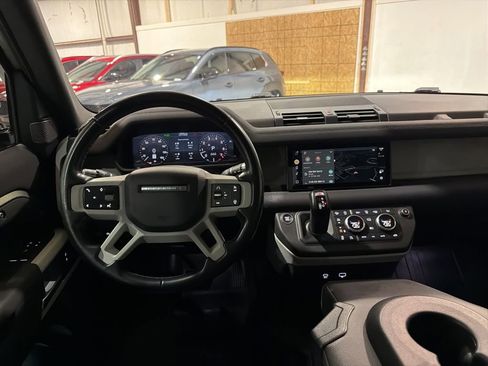 Used 2021 Land Rover Defender 90 First Edition image 29
