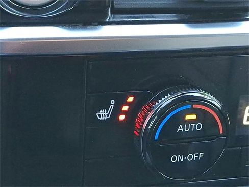 Certified 2024 Nissan Pathfinder SL image 19