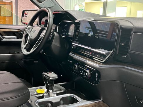 Certified 2024 Chevrolet Silverado 1500 LT Trail Boss image 11