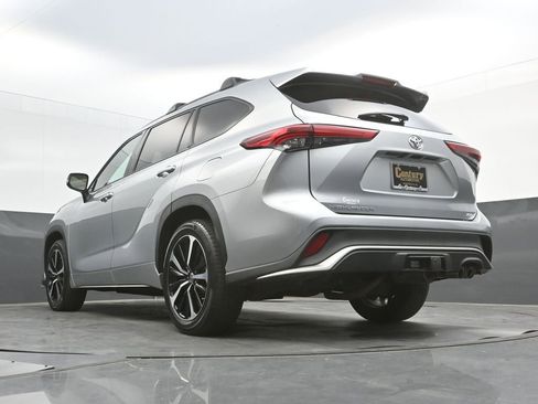 Used 2021 Toyota Highlander XSE FWD image 31