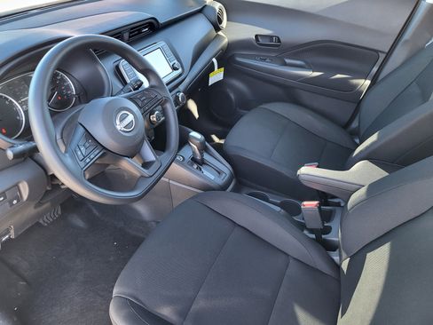 New 2025 Nissan Kicks Play S image 7