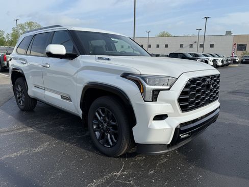 New 2026 Toyota Sequoia Platinum AWD/4WD image 41
