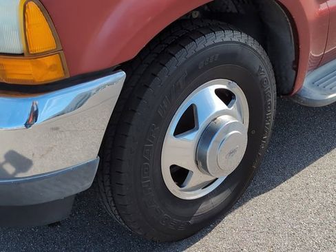 Used 2001 Ford F350 2WD Crew Cab DRW Super Duty image 11