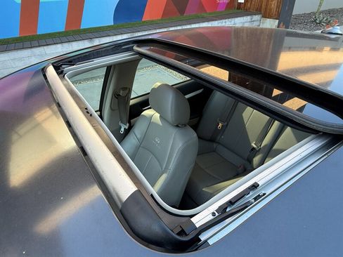 Used 2009 INFINITI G37 Journey w/ Premium Pkg image 9