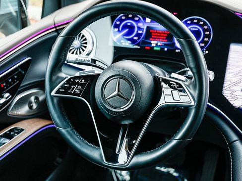 Used 2023 Mercedes-Benz EQS 580 4MATIC SUV image 13