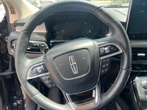 Used 2023 Lincoln Nautilus AWD image 8