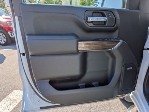 Used 2020 Chevrolet Silverado 1500 RST AWD/4WD image 12