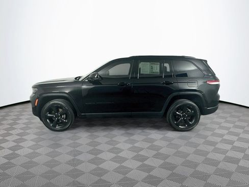 Certified 2023 Jeep Grand Cherokee Altitude AWD/4WD image 7