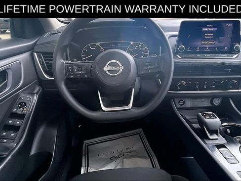 Used 2024 Nissan Rogue S FWD image 6