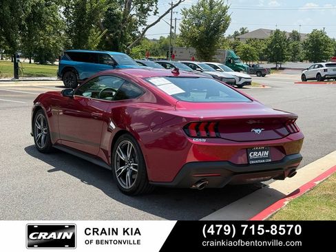 Used 2025 Ford Mustang Coupe RWD image 5