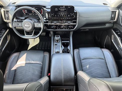 Certified 2023 Nissan Pathfinder Platinum AWD/4WD image 18