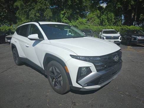 Used 2025 Hyundai Tucson SEL FWD image 3