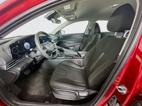 Used 2024 Hyundai Elantra SEL image 13