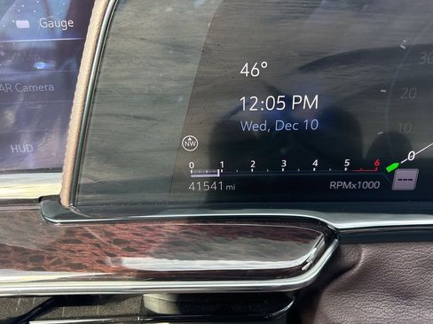 Used 2023 Cadillac Escalade ESV Sport Platinum w/ LPO, ONYX Package image 27