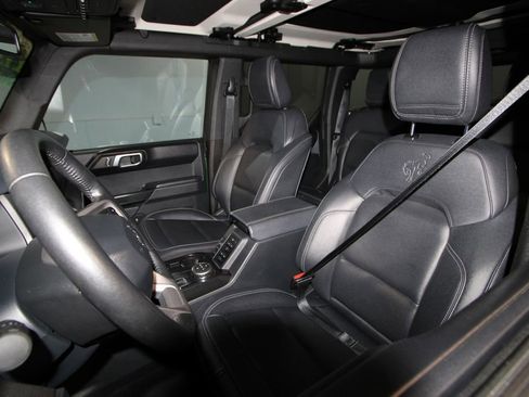 Used 2025 Ford Bronco Badlands image 4